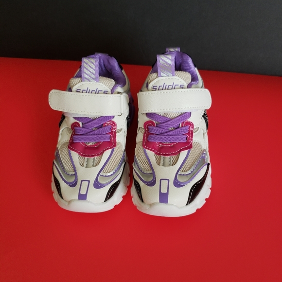 Kids sneakers - Picture 10 of 16